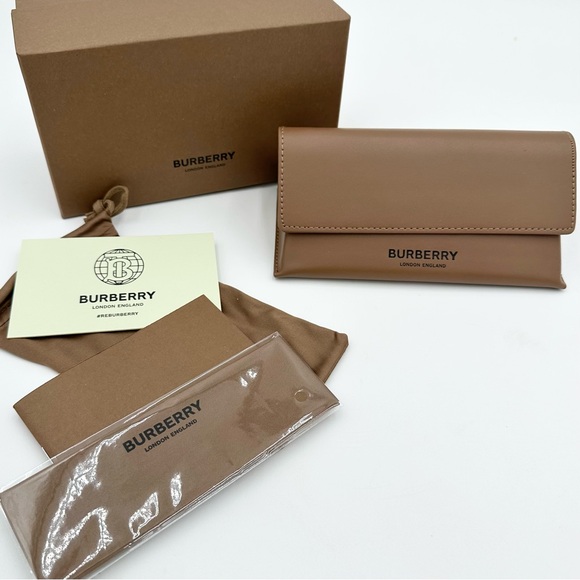 SOLD NEW Burberry Nova Check Havana Sunglasses - Picture 7 of 7